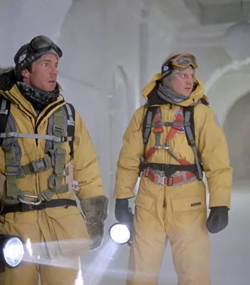 Dennis Quaid and Dash Mihok in The Day After Tomorrow (2004)