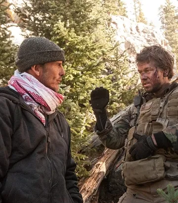 Mark Wahlberg and Peter Berg in Lone Survivor (2013)
